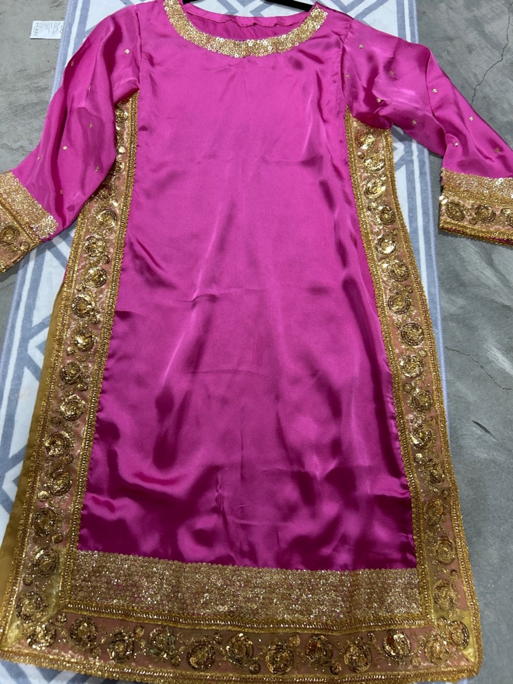 Extremely beautiful Indian Pakistani salwar kameez suit